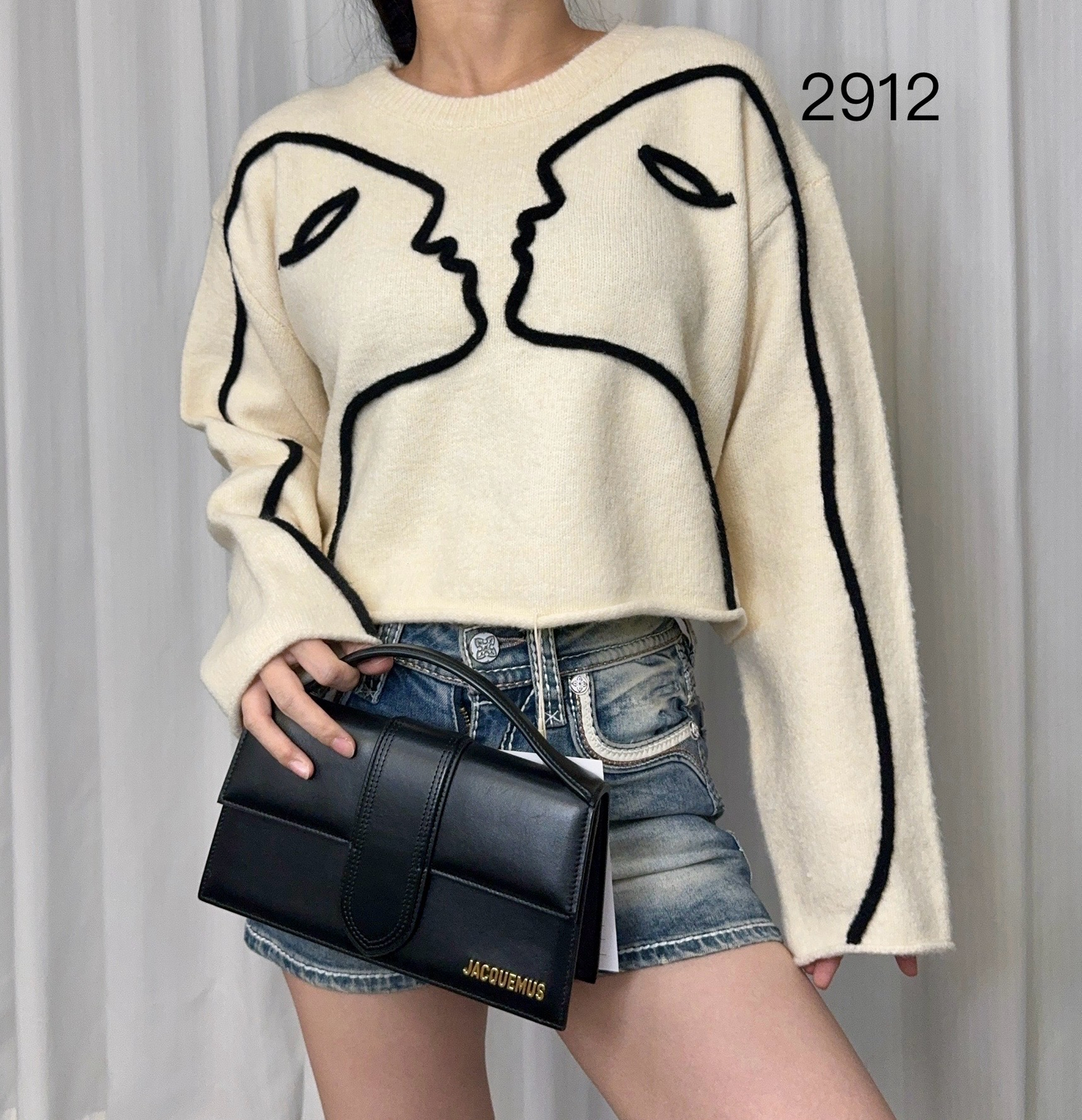 Women's fashion long-sleeved sweater.